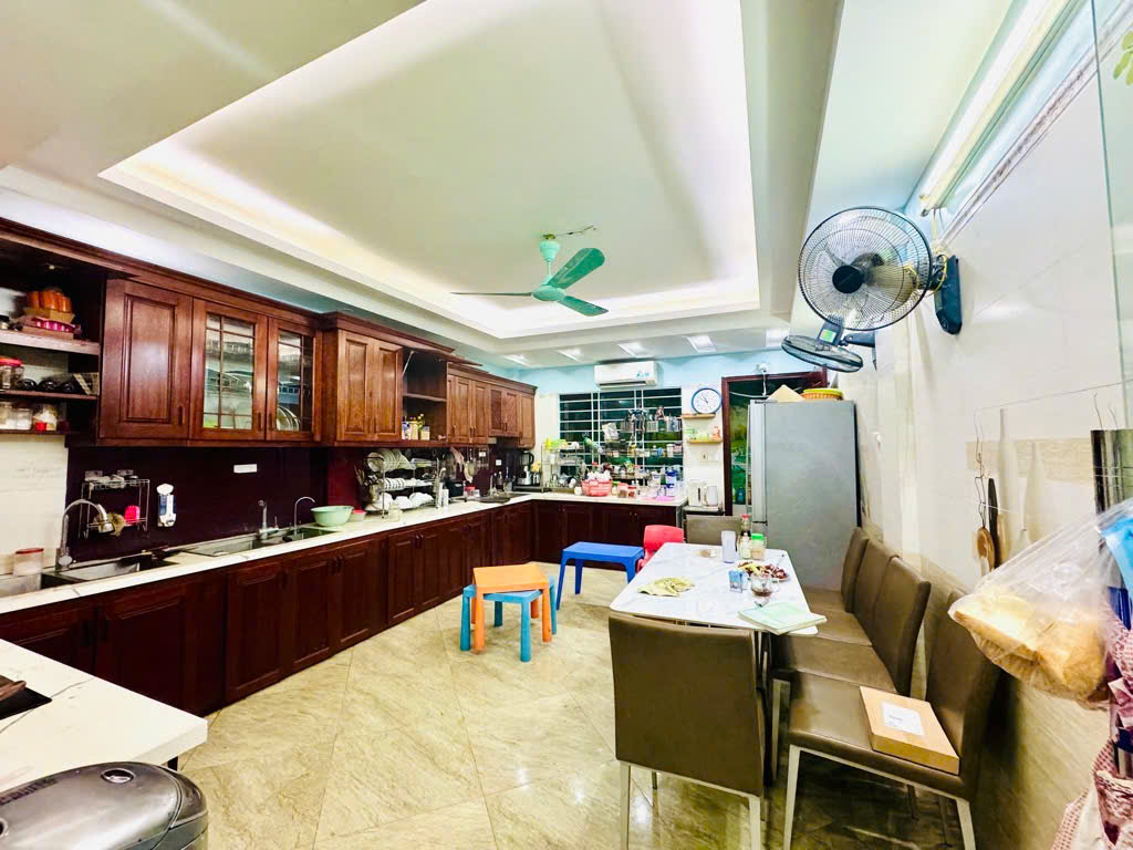Người nhà tôi cần bán NHÀ MẶT NGÕ Kim Đồng, Vỉa hè, ô tô tránh 55m 5T - Kinh Doanh. Chỉ 17 tỷ